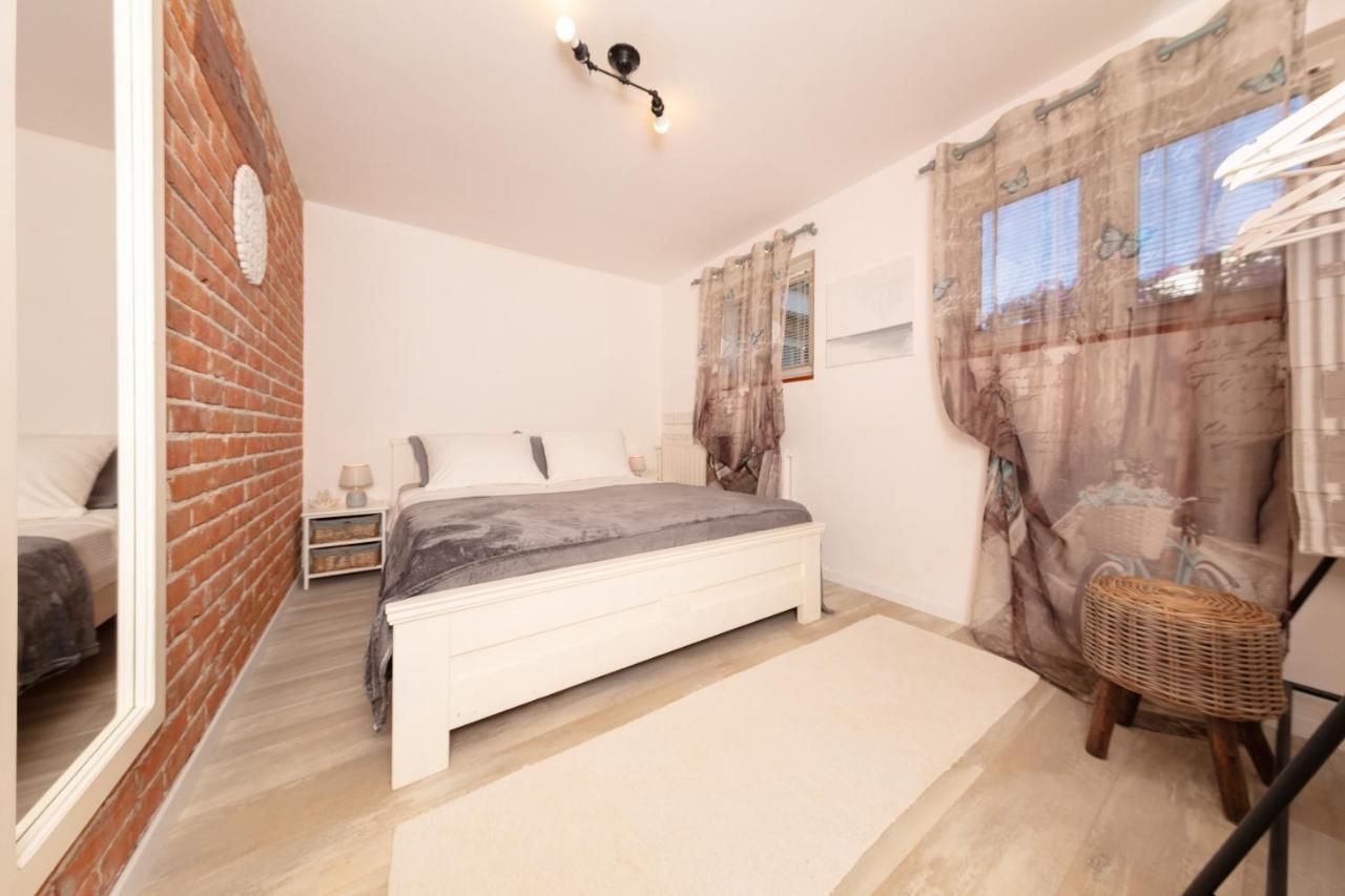 Casa Mia - Apartman Zara Medulin Eksteriør bilde